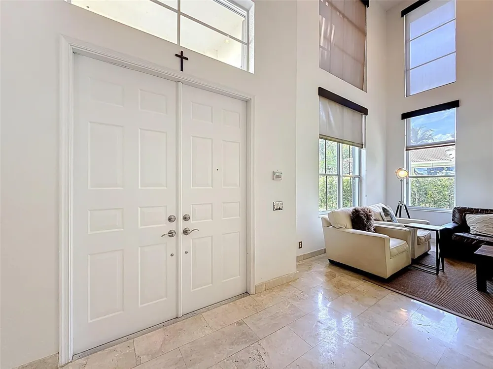 1673 VICTORIA POINTE CIRCLE Weston, FL 33327