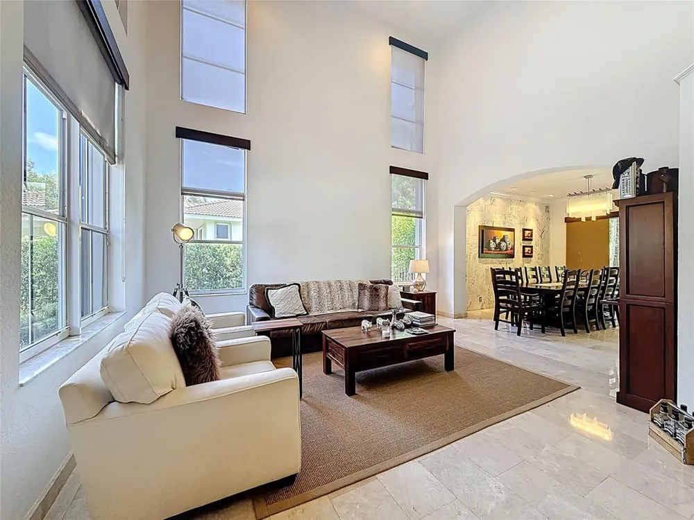 1673 VICTORIA POINTE CIRCLE Weston, FL 33327