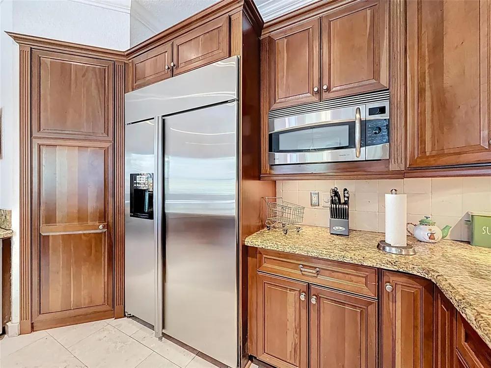 1673 VICTORIA POINTE CIRCLE Weston, FL 33327