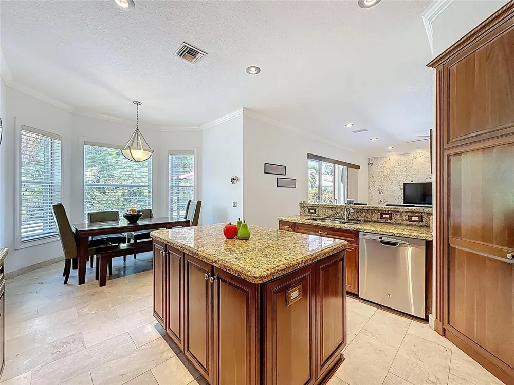 1673 VICTORIA POINTE CIRCLE Weston, FL 33327