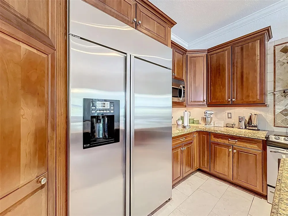 1673 VICTORIA POINTE CIRCLE Weston, FL 33327