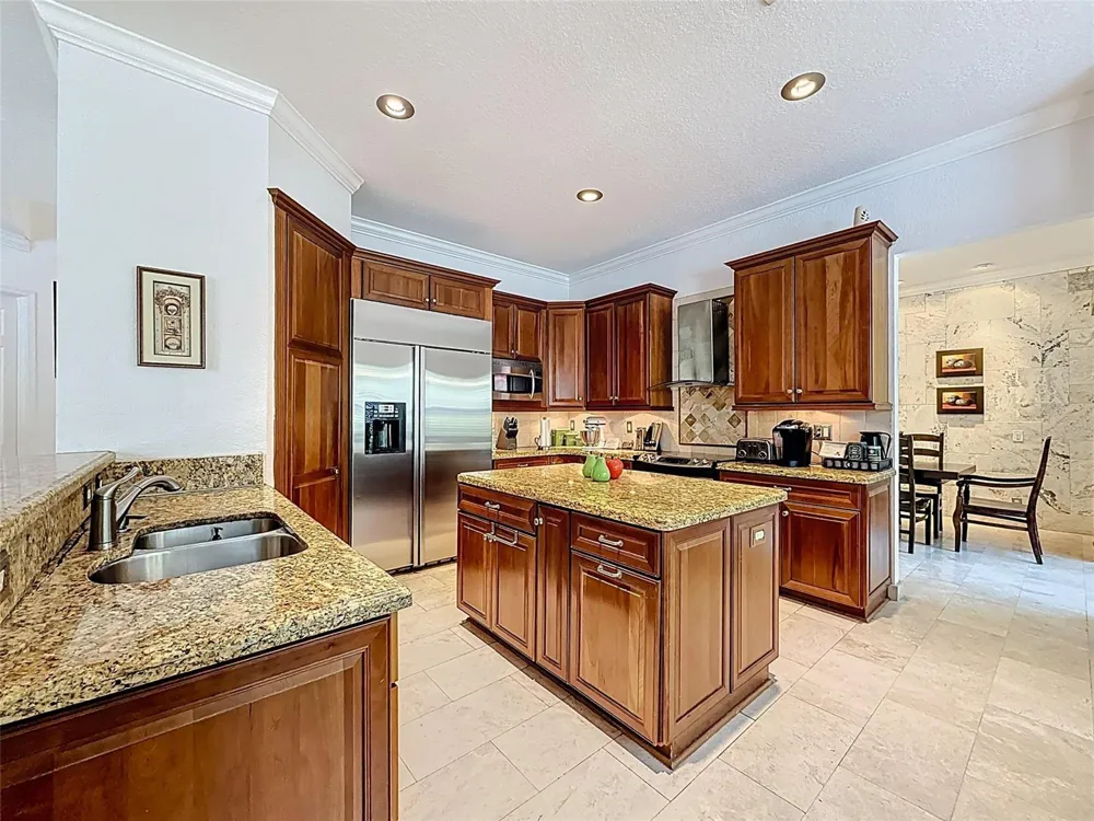 1673 VICTORIA POINTE CIRCLE Weston, FL 33327