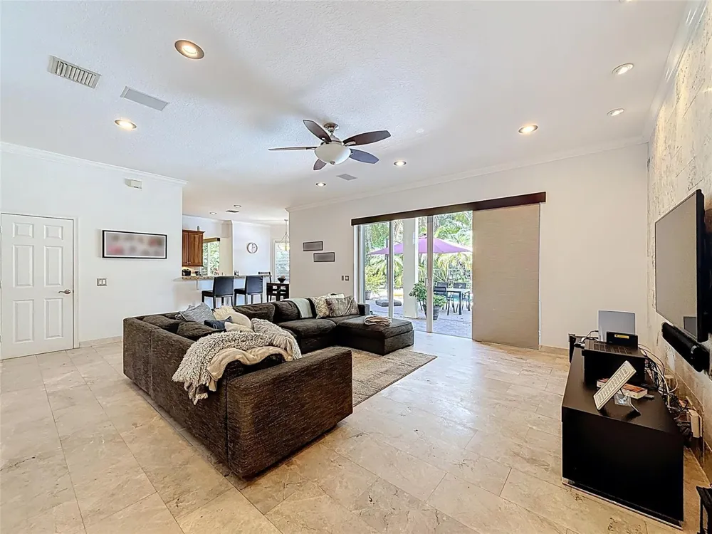 1673 VICTORIA POINTE CIRCLE Weston, FL 33327