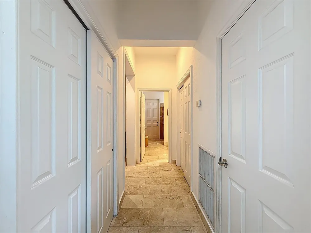 1673 VICTORIA POINTE CIRCLE Weston, FL 33327
