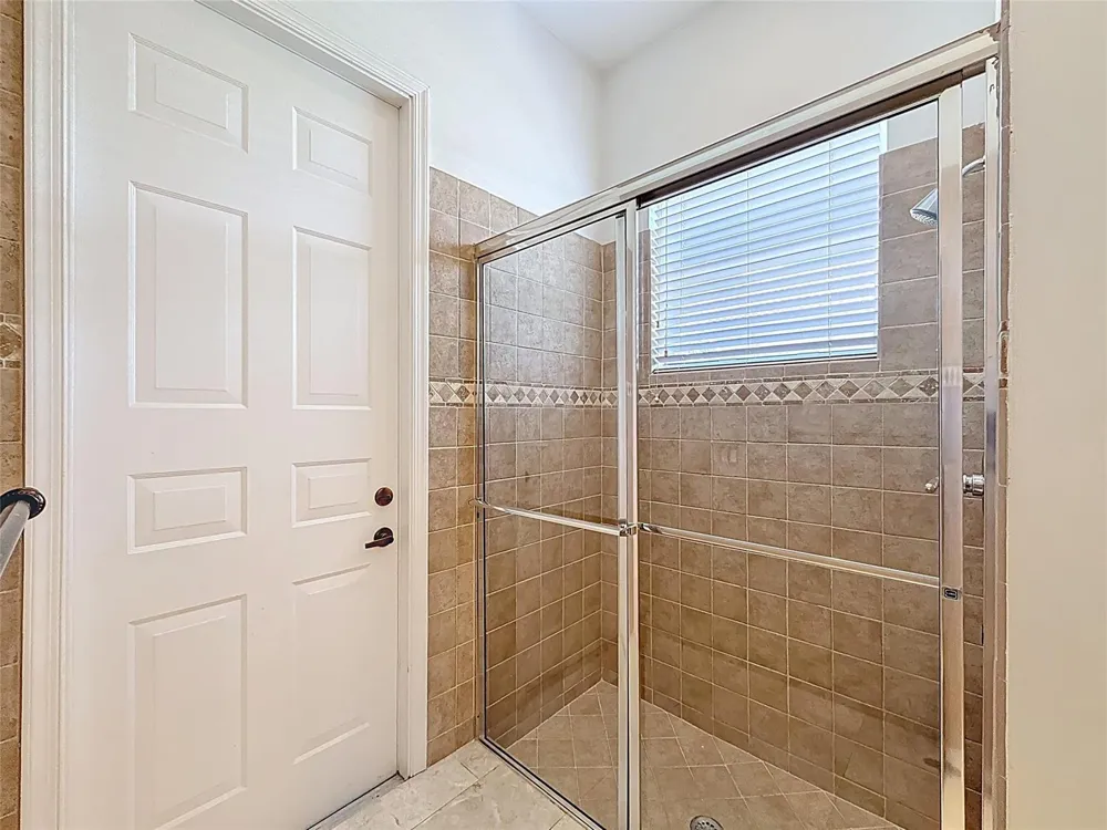 1673 VICTORIA POINTE CIRCLE Weston, FL 33327