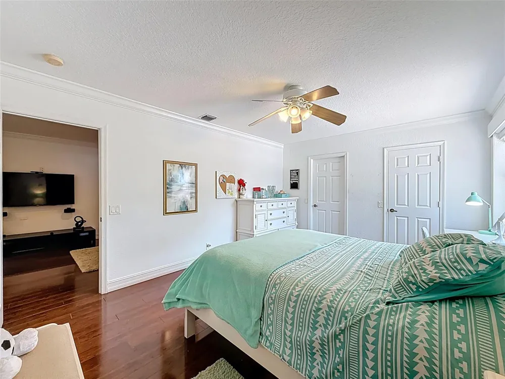 1673 VICTORIA POINTE CIRCLE Weston, FL 33327