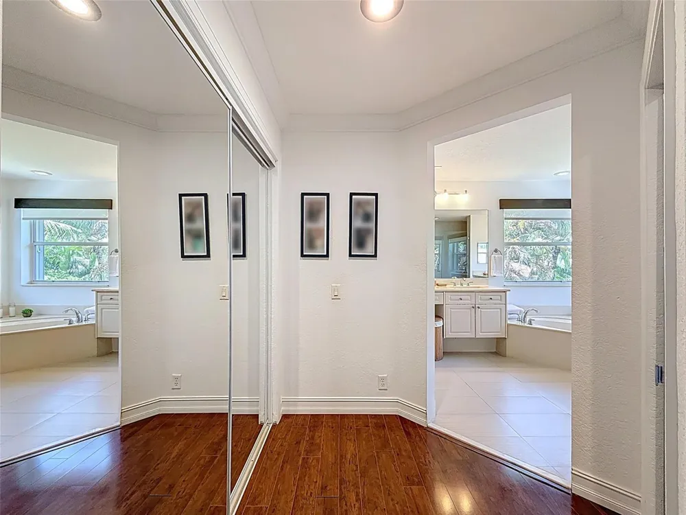 1673 VICTORIA POINTE CIRCLE Weston, FL 33327