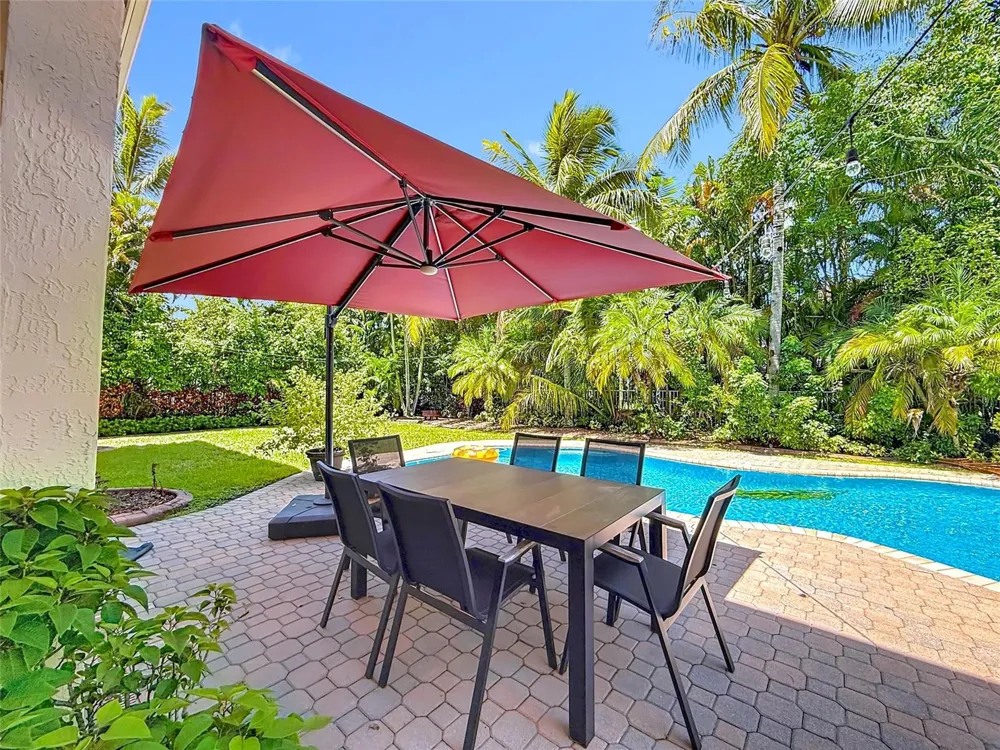 1673 VICTORIA POINTE CIRCLE Weston, FL 33327
