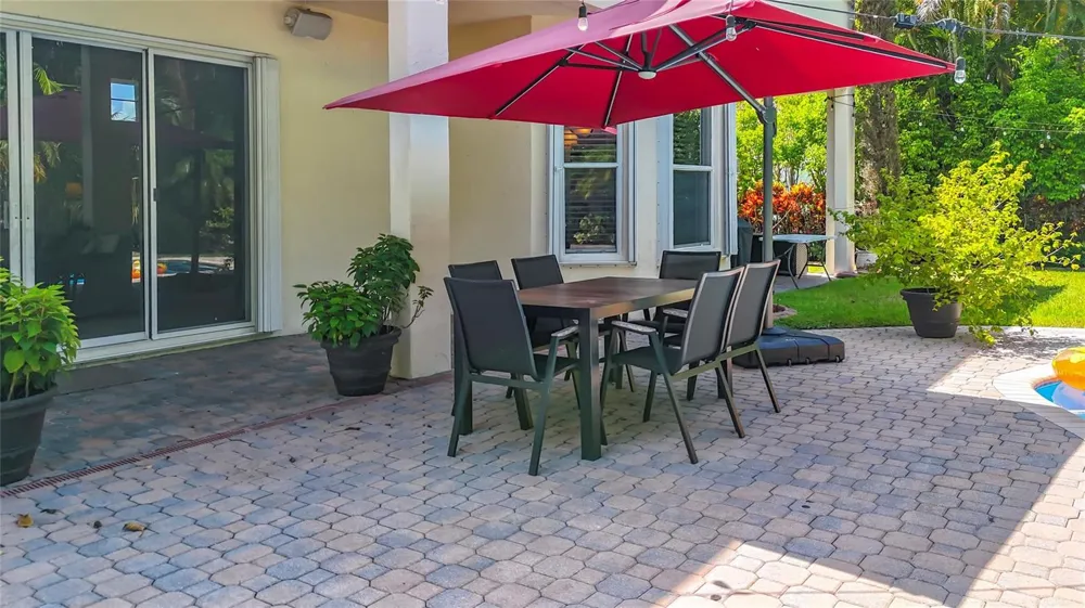 1673 VICTORIA POINTE CIRCLE Weston, FL 33327