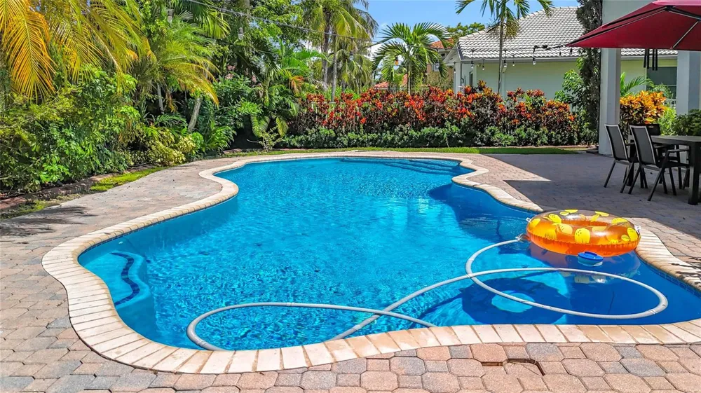 1673 VICTORIA POINTE CIRCLE Weston, FL 33327