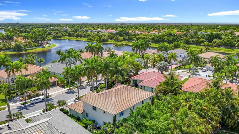 1673 VICTORIA POINTE CIRCLE Weston, FL 33327