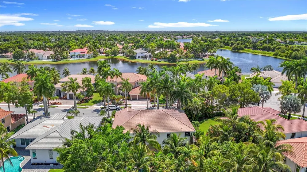 1673 VICTORIA POINTE CIRCLE Weston, FL 33327