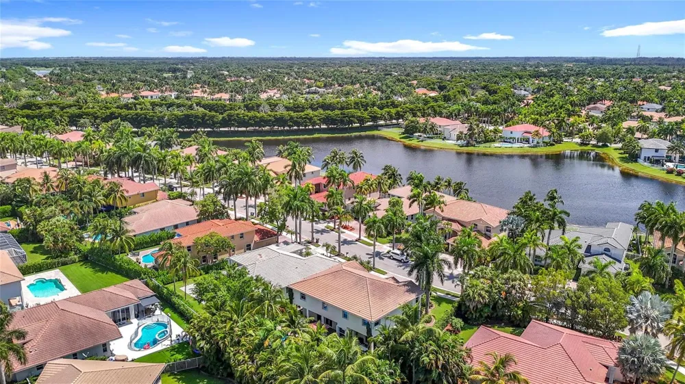 1673 VICTORIA POINTE CIRCLE Weston, FL 33327