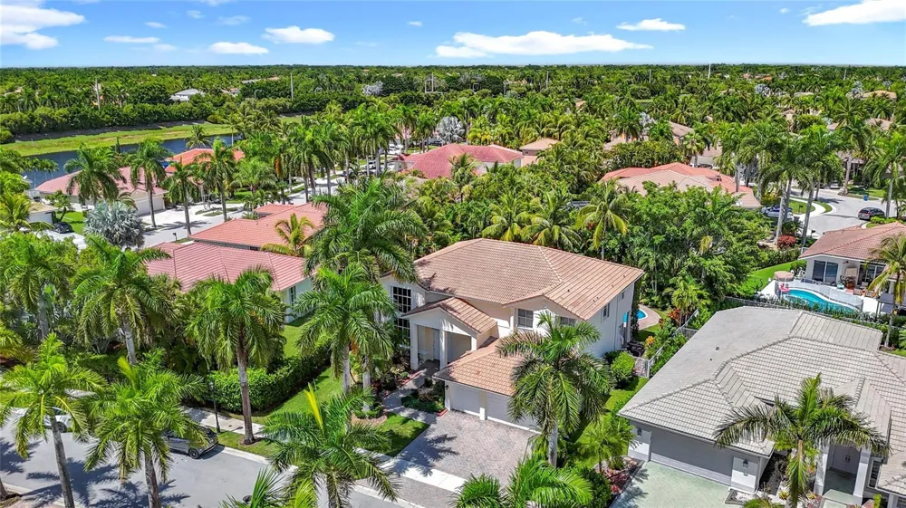 1673 VICTORIA POINTE CIRCLE Weston, FL 33327