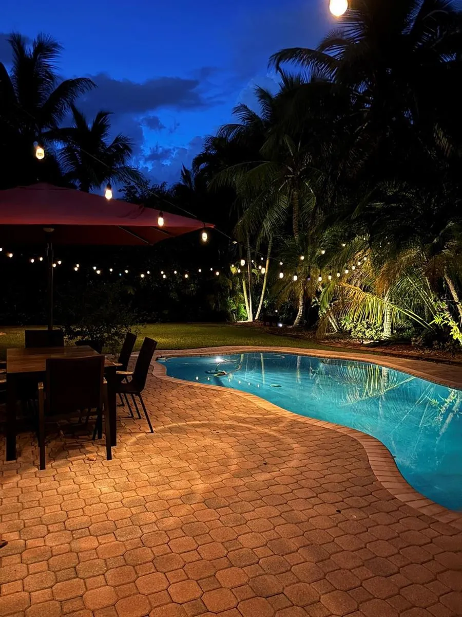 1673 VICTORIA POINTE CIRCLE Weston, FL 33327