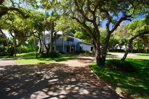 902 Holoma Drive