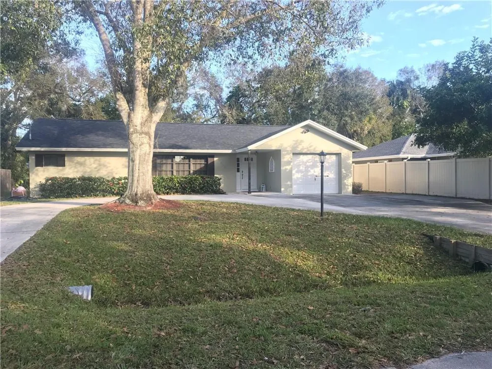 2536 44th Avenue Vero Beach, FL 32966