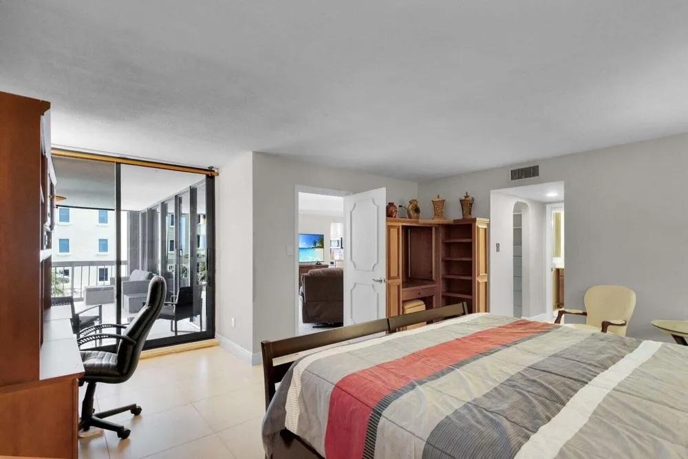 5380 Ocean Drive #5 B Singer Island, FL 33404