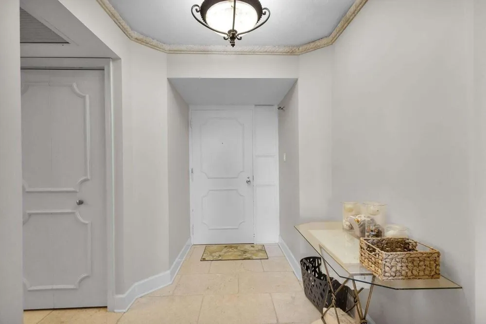 5380 Ocean Drive #5 B Singer Island, FL 33404