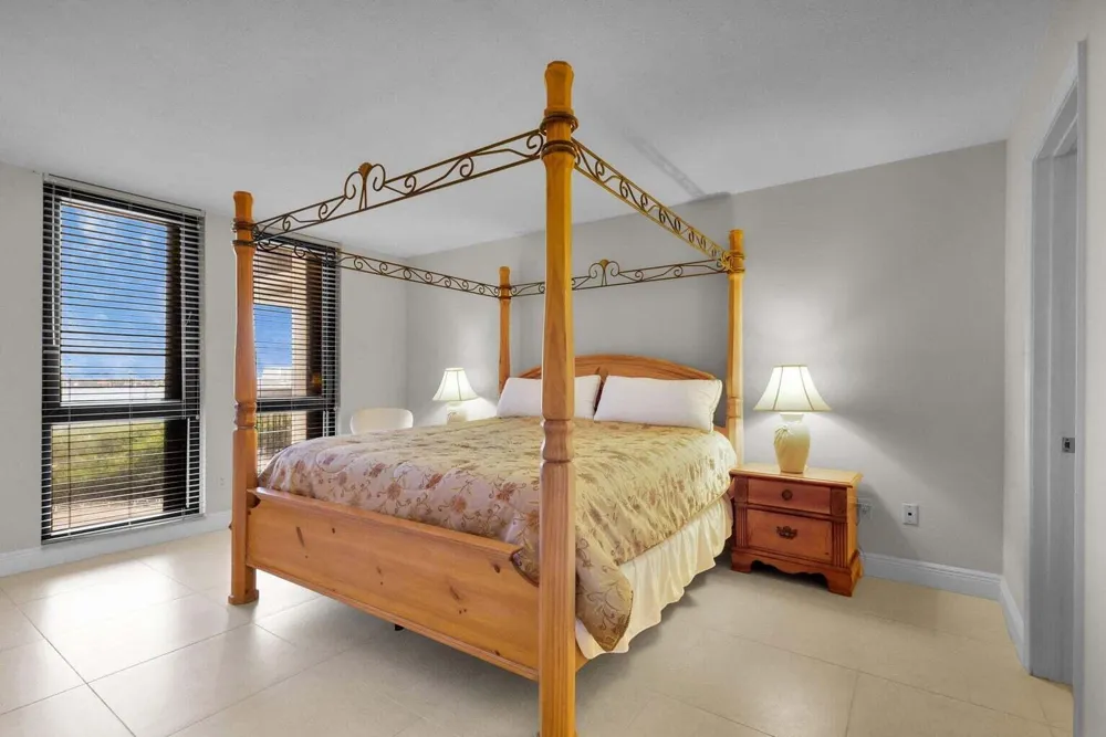 5380 Ocean Drive #5 B Singer Island, FL 33404