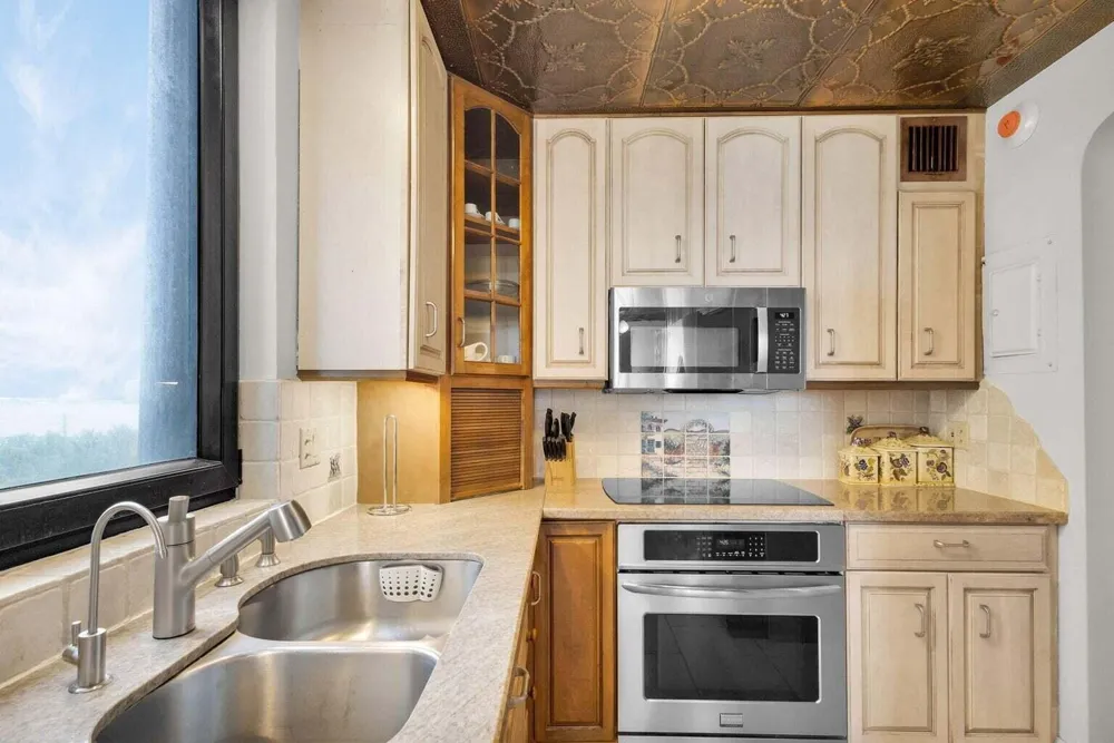 5380 Ocean Drive #5 B Singer Island, FL 33404