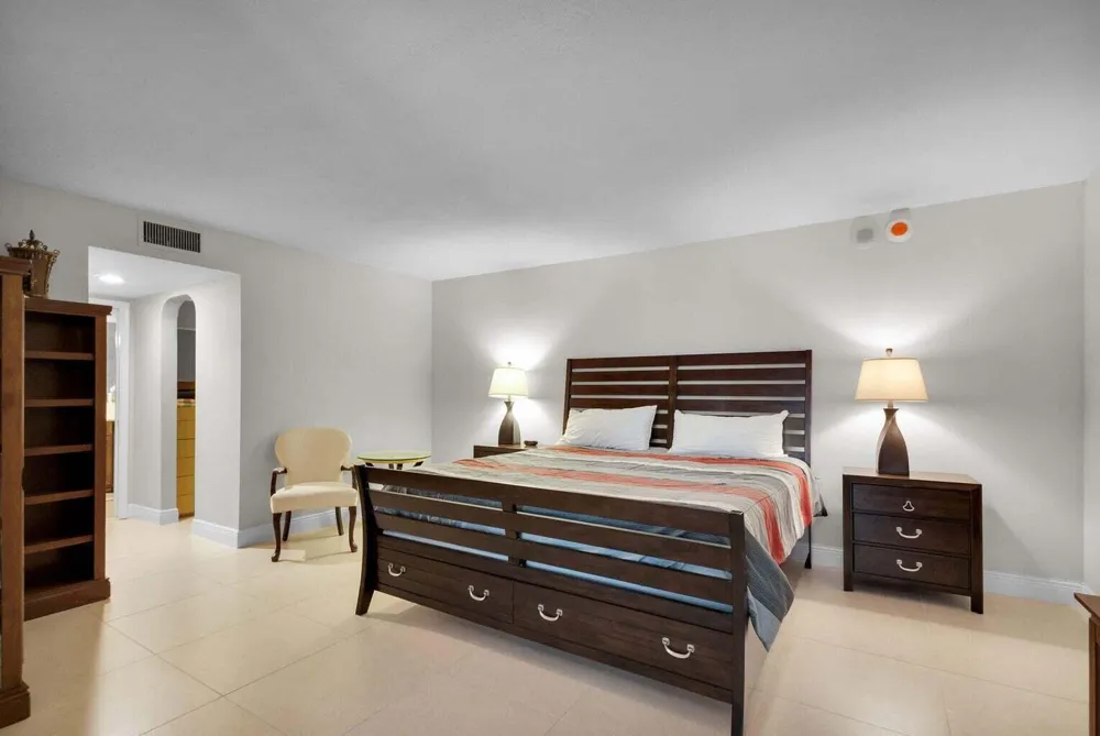 5380 Ocean Drive #5 B Singer Island, FL 33404
