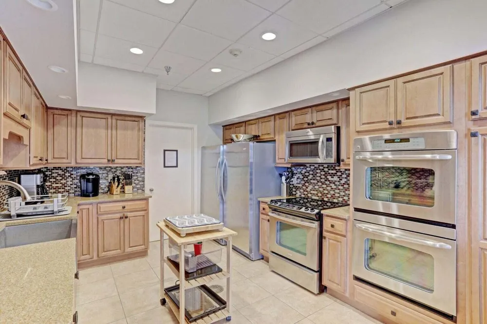 5380 Ocean Drive #5 B Singer Island, FL 33404