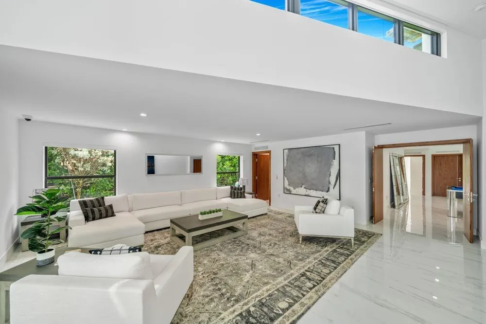 19 Gatehouse Road Sea Ranch Lakes, FL 33308