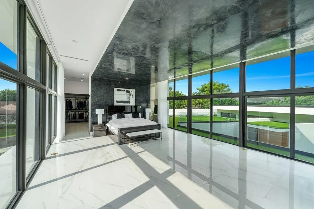 19 Gatehouse Road Sea Ranch Lakes, FL 33308
