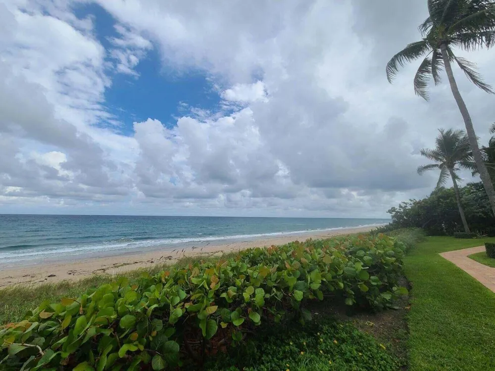 3851 Ocean Boulevard #409 Gulf Stream, FL 33483