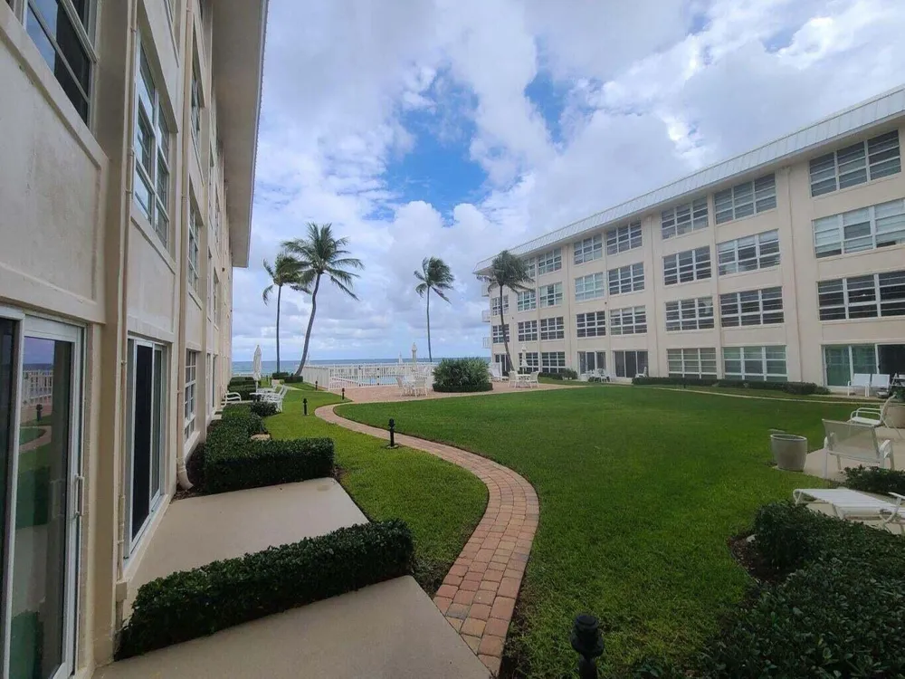 3851 Ocean Boulevard #409 Gulf Stream, FL 33483