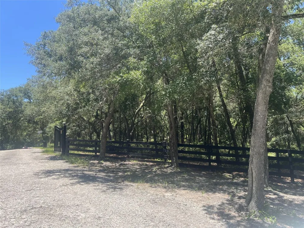 1425 RENBAR ROAD De Leon Springs, FL 32130