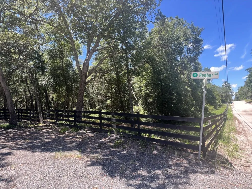 1425 RENBAR ROAD De Leon Springs, FL 32130