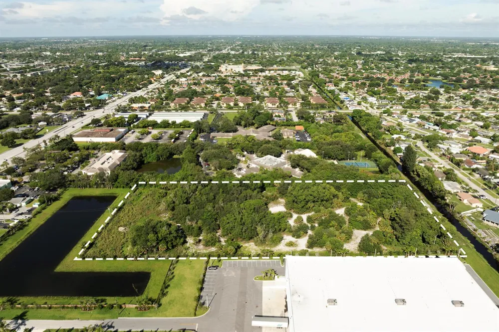 Dalinda Lane Palm Springs, FL 33406