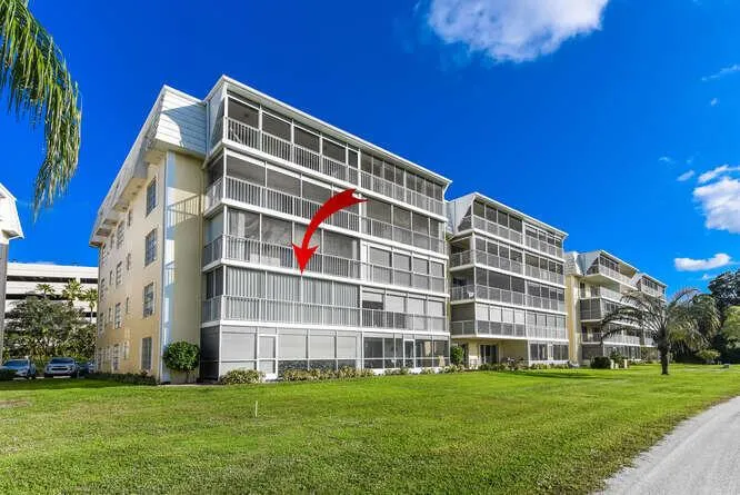 300 John F Kennedy Drive #208 Atlantis, FL 33462