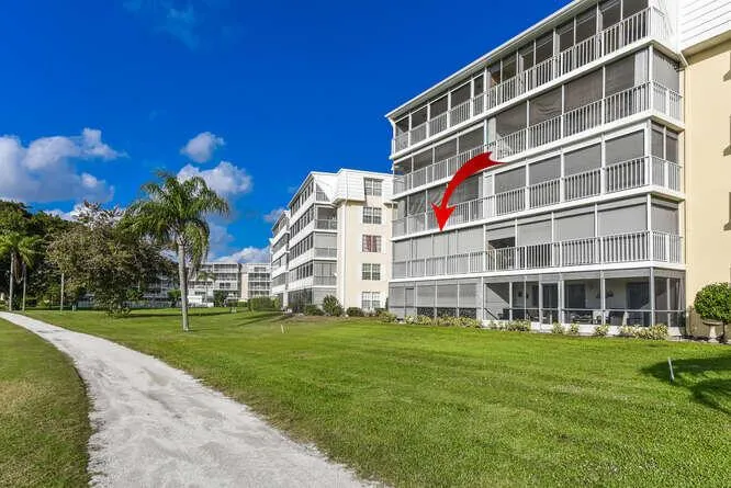 300 John F Kennedy Drive #208 Atlantis, FL 33462