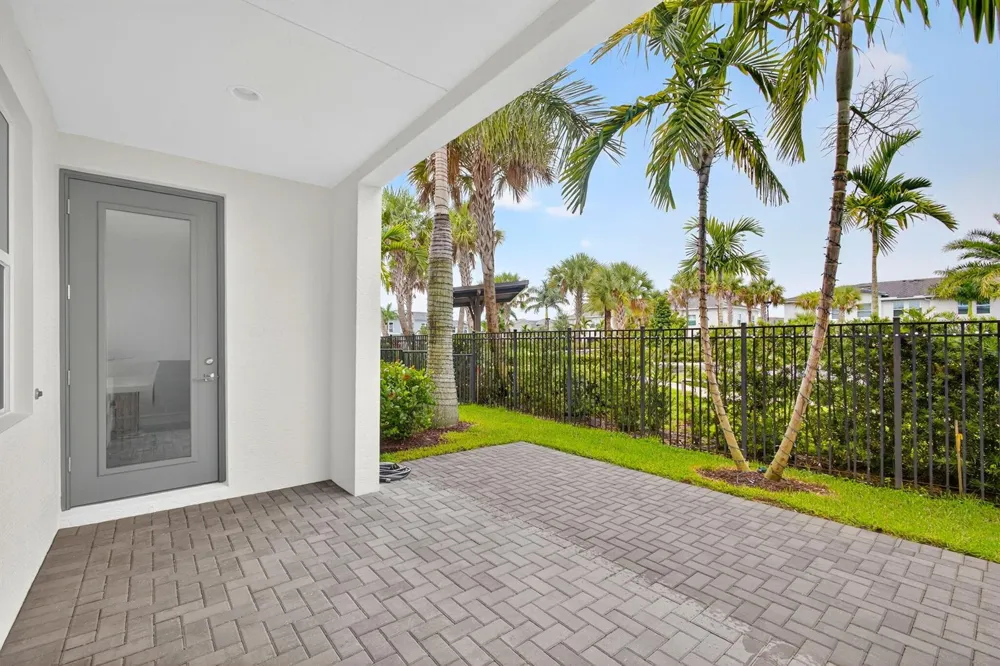 16131 Oakview Drive Westlake, FL 33470