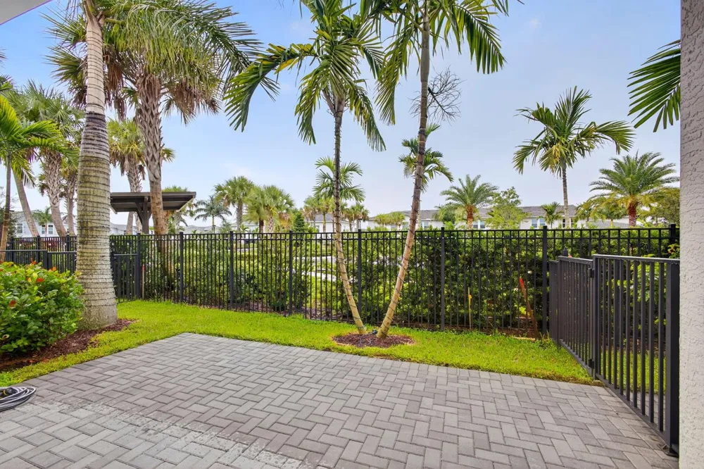 16131 Oakview Drive Westlake, FL 33470