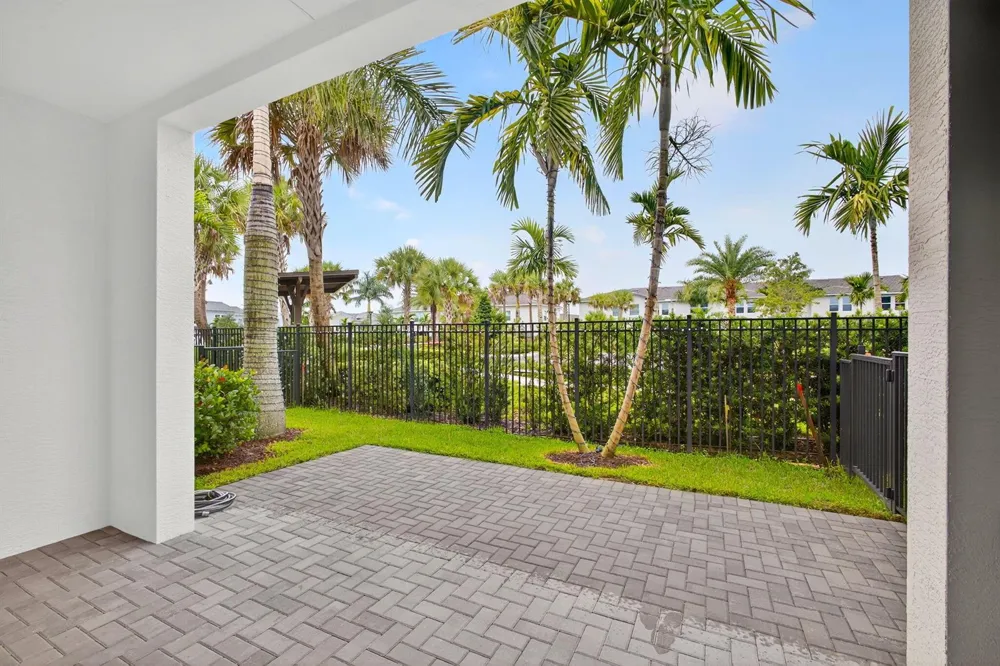 16131 Oakview Drive Westlake, FL 33470