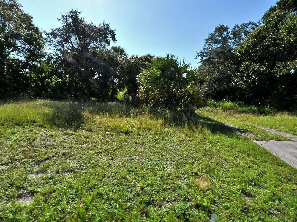535 S 5th Street Fort Pierce, FL 34950
