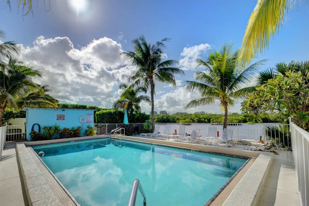 6520 Ocean Boulevard #3 Ocean Ridge, FL 33435