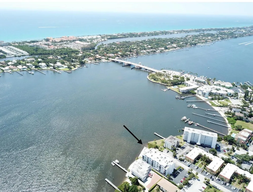 301 Croton Avenue #305 Lantana, FL 33462