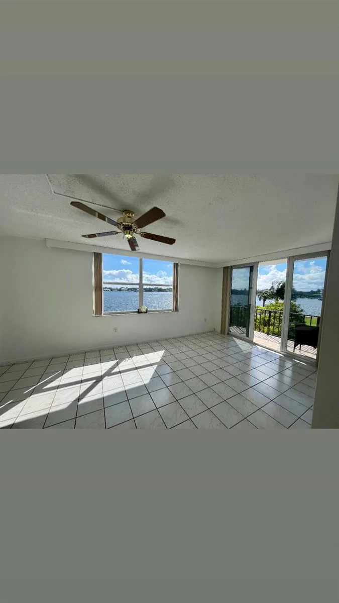 301 Croton Avenue #305 Lantana, FL 33462