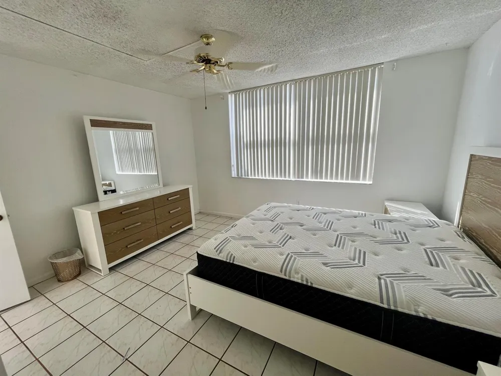 301 Croton Avenue #305 Lantana, FL 33462