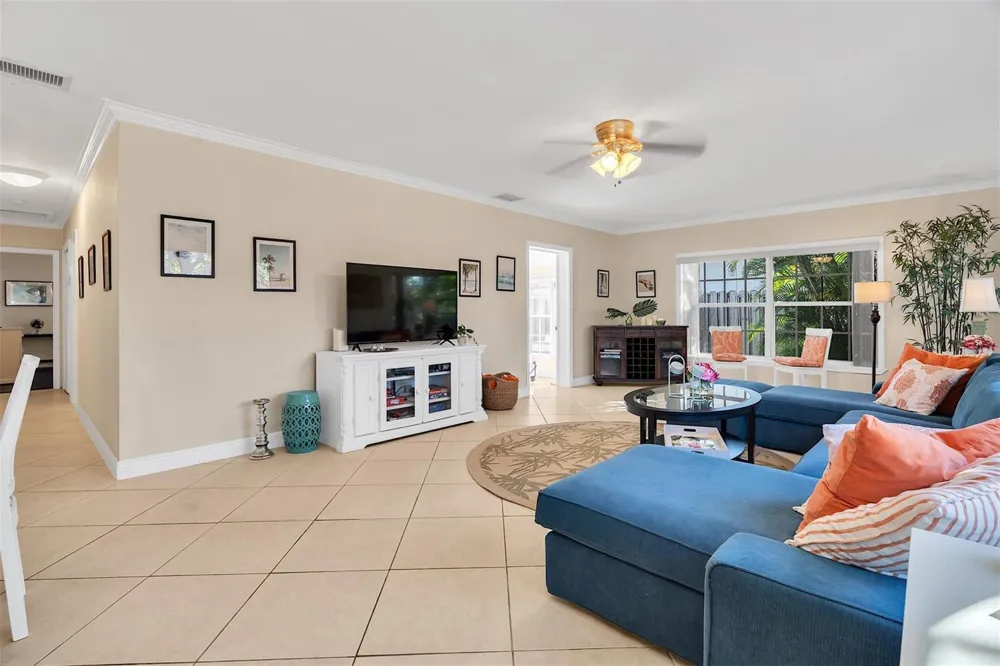 3221 Seaward Drive Lauderdale By The Sea, FL 33062