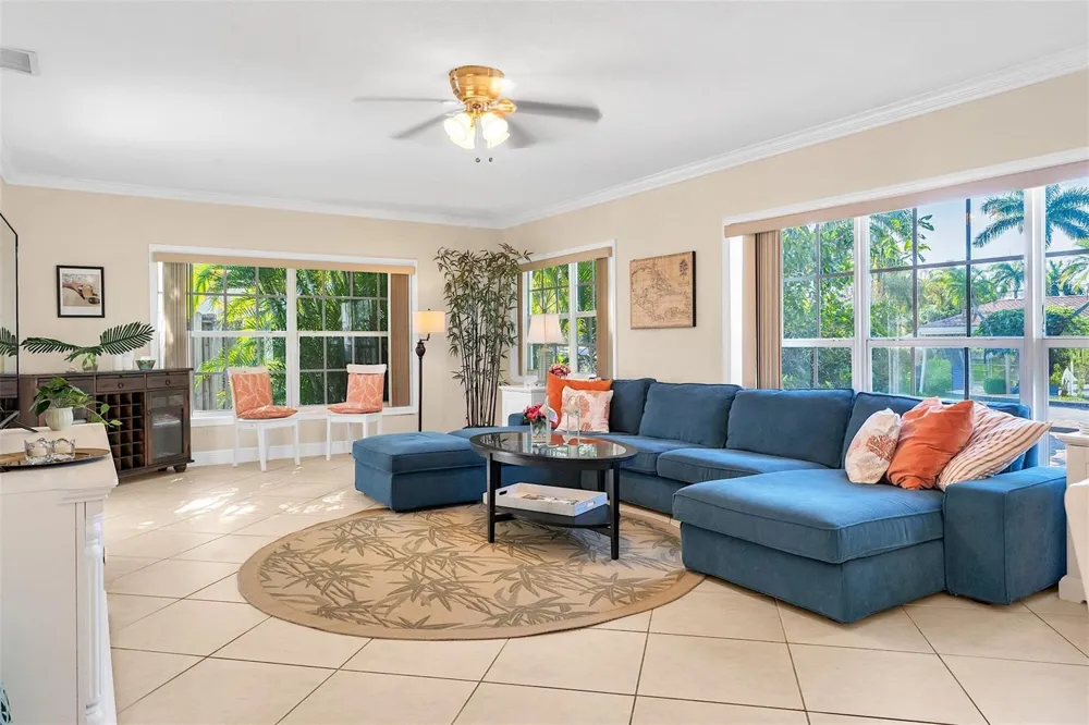3221 Seaward Drive Lauderdale By The Sea, FL 33062