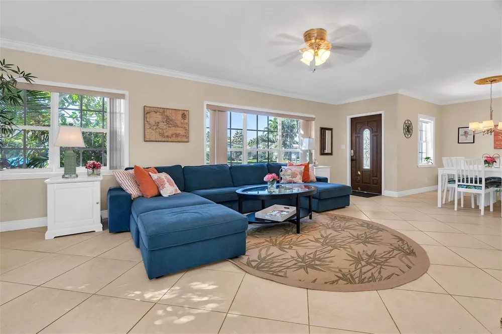3221 Seaward Drive Lauderdale By The Sea, FL 33062