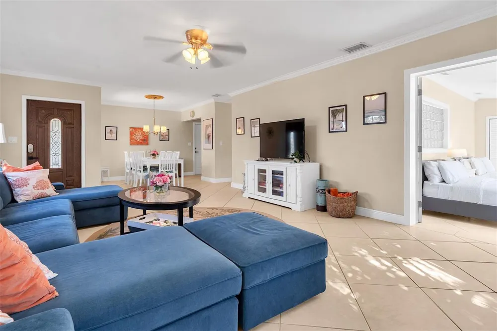 3221 Seaward Drive Lauderdale By The Sea, FL 33062