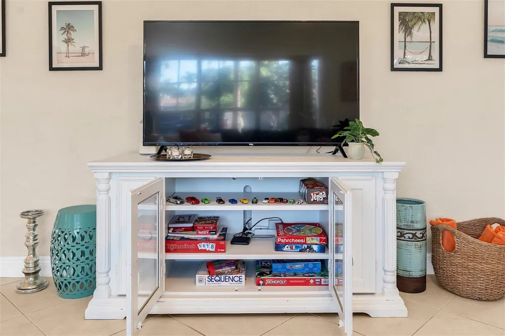 3221 Seaward Drive Lauderdale By The Sea, FL 33062
