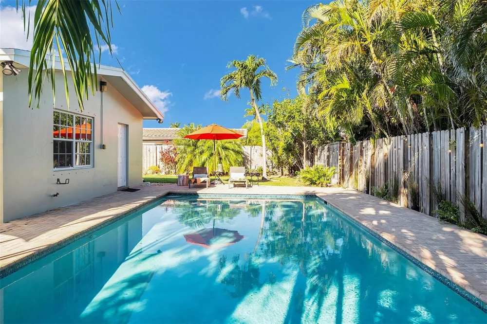 3221 Seaward Drive Lauderdale By The Sea, FL 33062